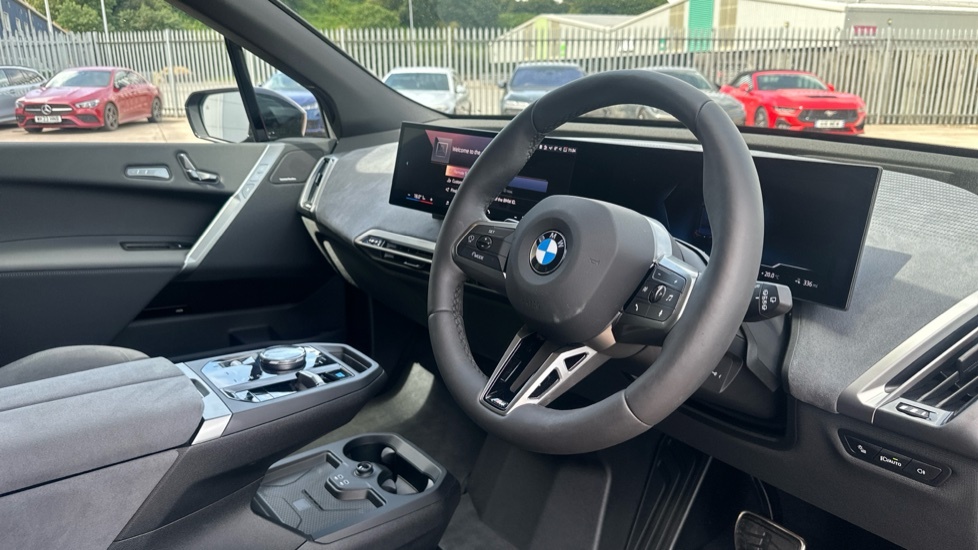 BMW iX M Sport Black #6