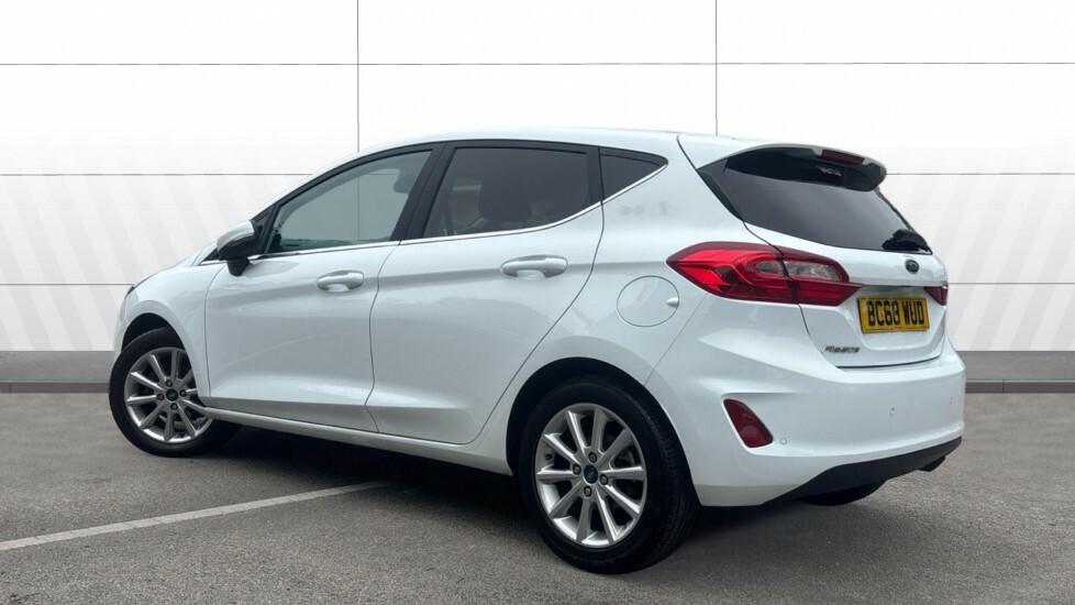Ford Fiesta Titanium White #2