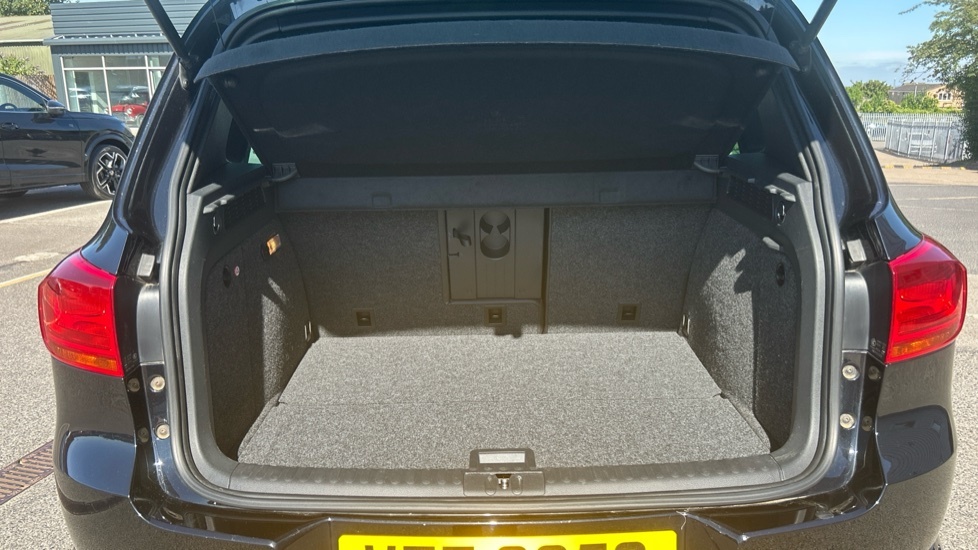 Volkswagen Tiguan R-line Black #4