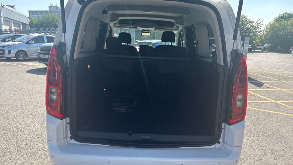 Vauxhall Combo-e Life Ultimate XL White #4