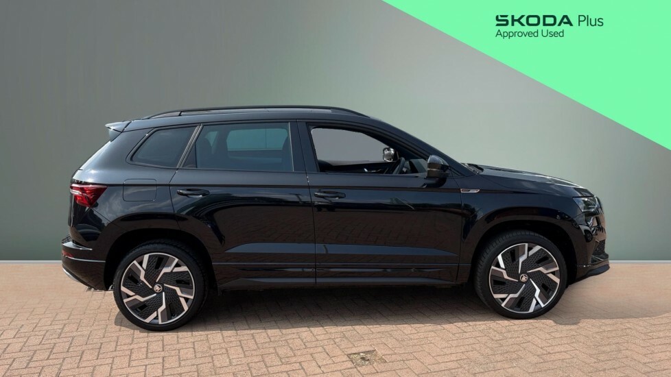 Skoda Karoq Sportline Black #4