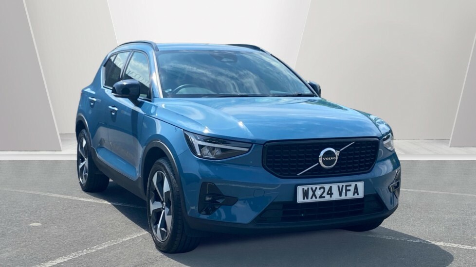 Volvo XC40 Plus Blue