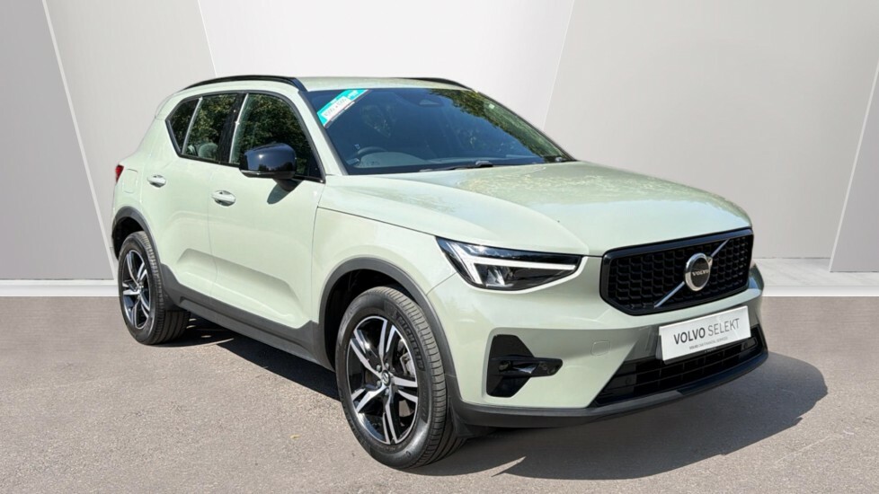 Volvo XC40 Plus Green