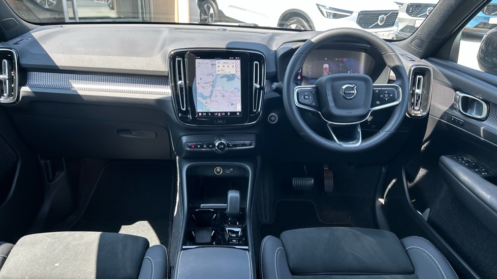 Volvo XC40 Plus KT24GGA Black #5