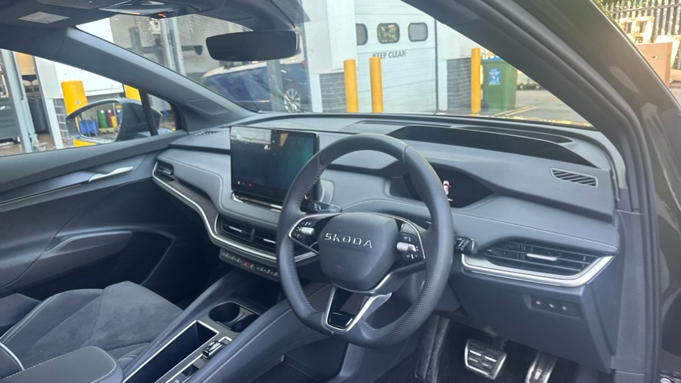 Skoda ENYAQ Sportline Green #6