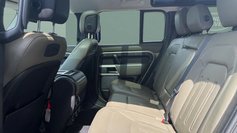Land Rover Defender 110 Hse OY70XGH Green #4