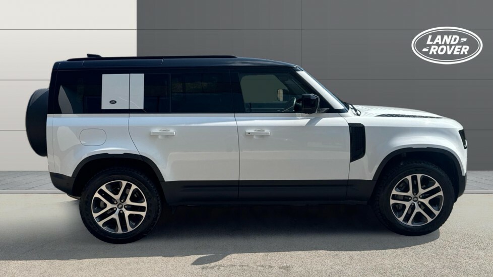 Land Rover Defender 110 Se White #5