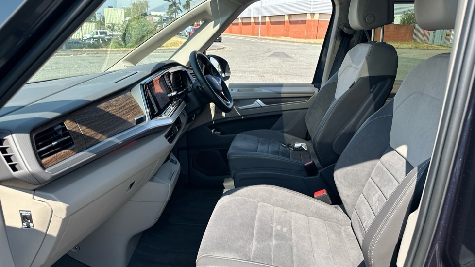 Volkswagen Multivan Style White #2