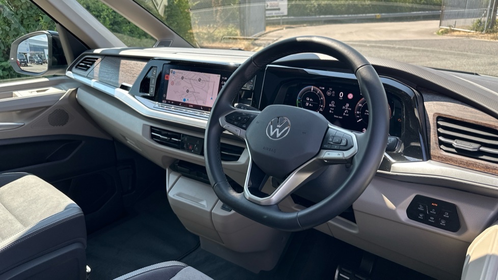 Volkswagen Multivan Style White #6
