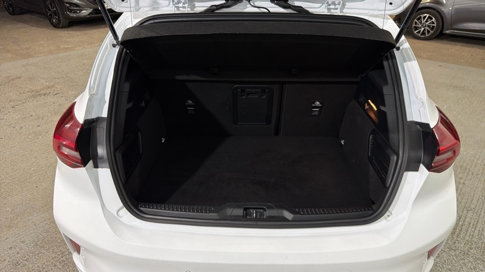 Ford Focus St-line X FD23UPV White #5