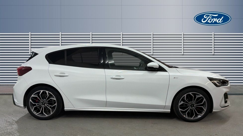 Ford Focus St-line X FD23UPV White #4