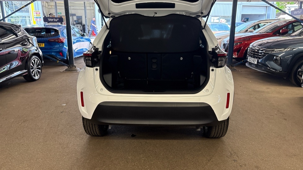 Toyota Yaris Cross Design White #4