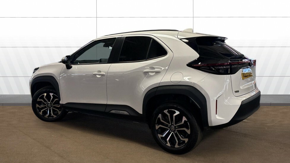 Toyota Yaris Cross Design White #2