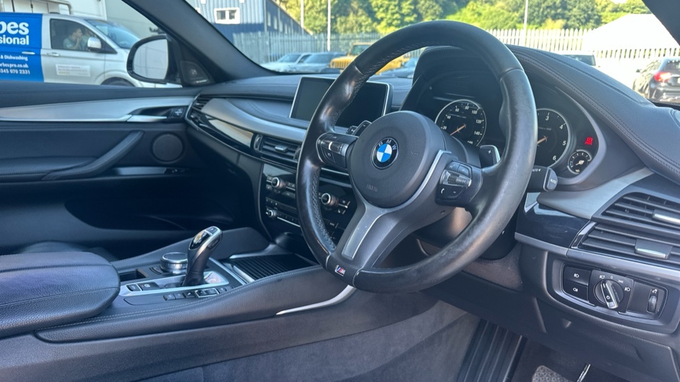 BMW X6 M M Sport White #6