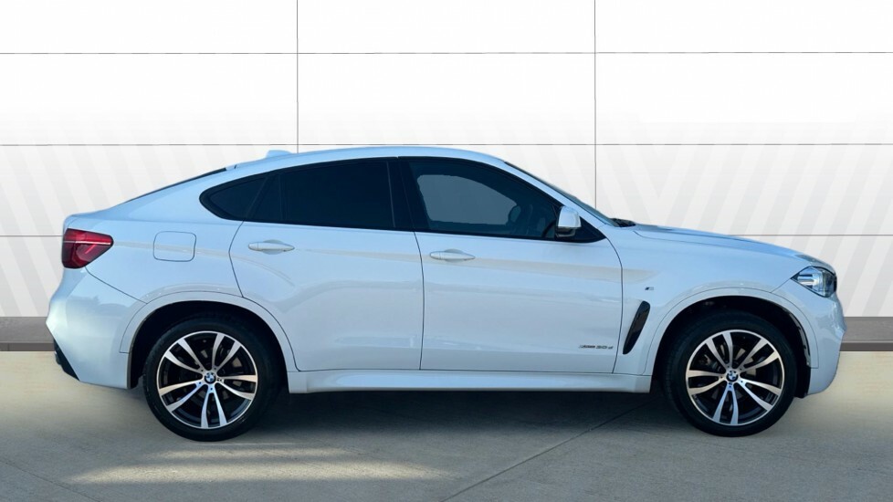 BMW X6 M M Sport White #3
