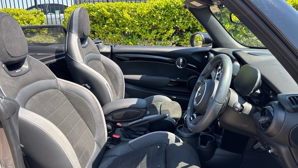 Mini Convertible 2.0 John Cooper Works Red #11