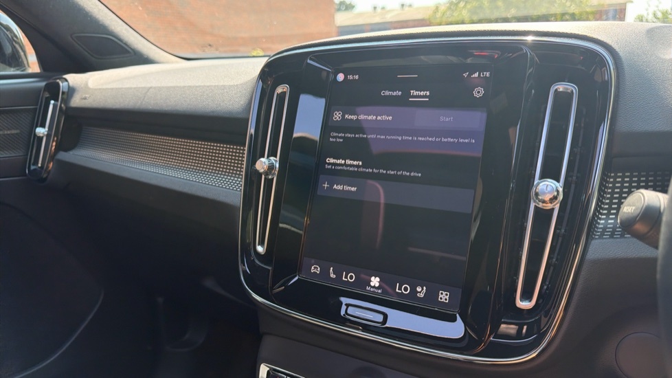 Volvo XC40 Recharge R-design, T4 Plug-in Hybrid Pan Roof, He Black #40