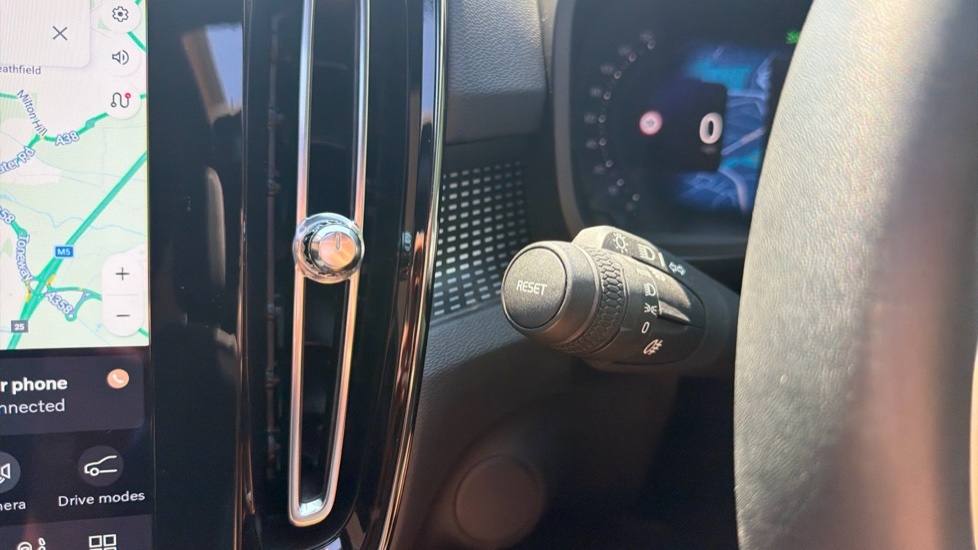 Volvo XC40 Recharge R-design, T4 Plug-in Hybrid Pan Roof, He Black #52