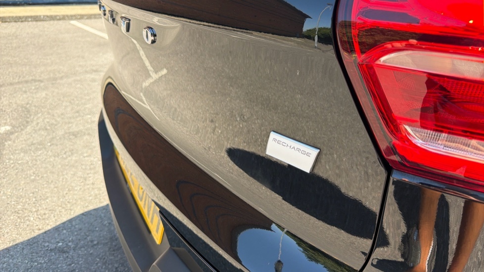 Volvo XC40 Recharge R-design, T4 Plug-in Hybrid Pan Roof, He Black #62
