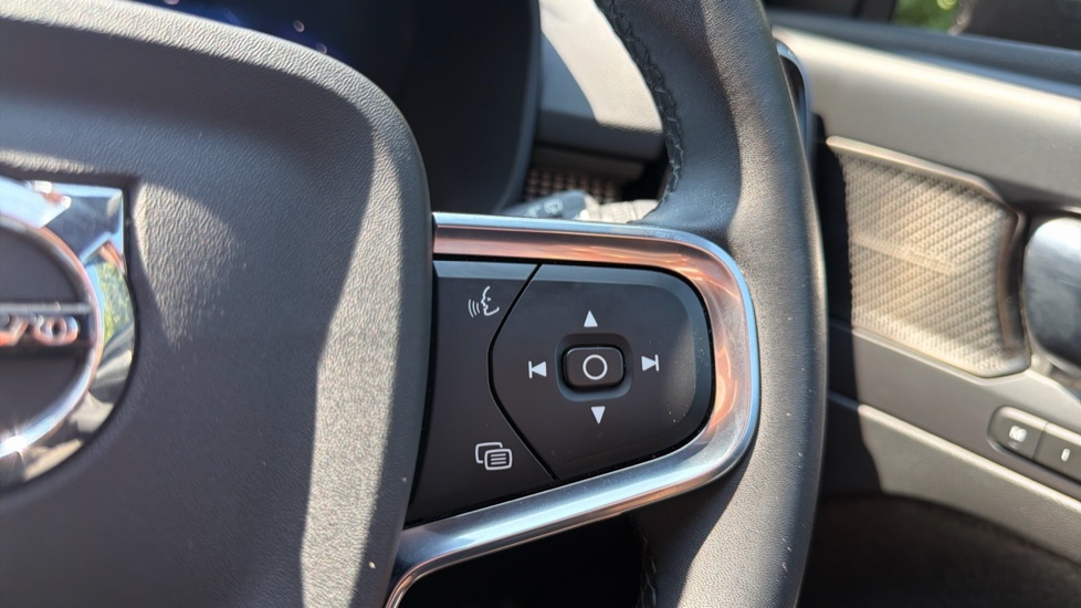 Volvo XC40 Recharge R-design, T4 Plug-in Hybrid Pan Roof, He Black #20