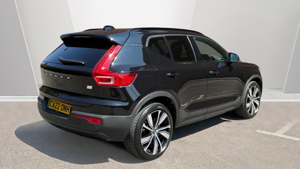 Volvo XC40 Recharge R-design, T4 Plug-in Hybrid Pan Roof, He Black #2