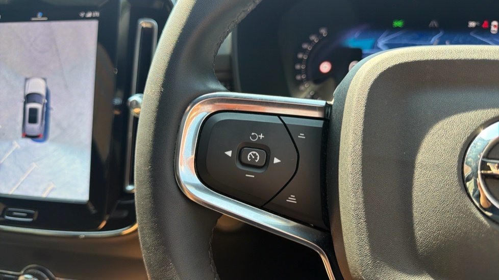 Volvo XC40 Recharge R-design, T4 Plug-in Hybrid Pan Roof, He Black #19
