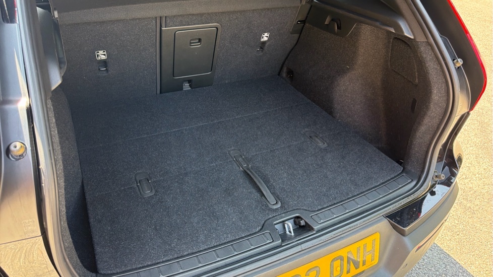 Volvo XC40 Recharge R-design, T4 Plug-in Hybrid Pan Roof, He Black #65