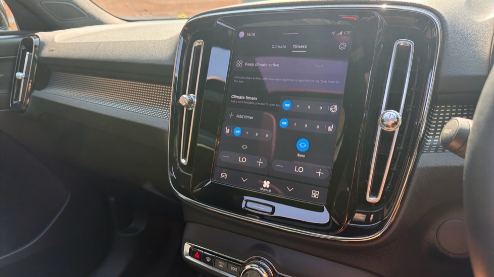 Volvo XC40 Recharge R-design, T4 Plug-in Hybrid Pan Roof, He Black #41