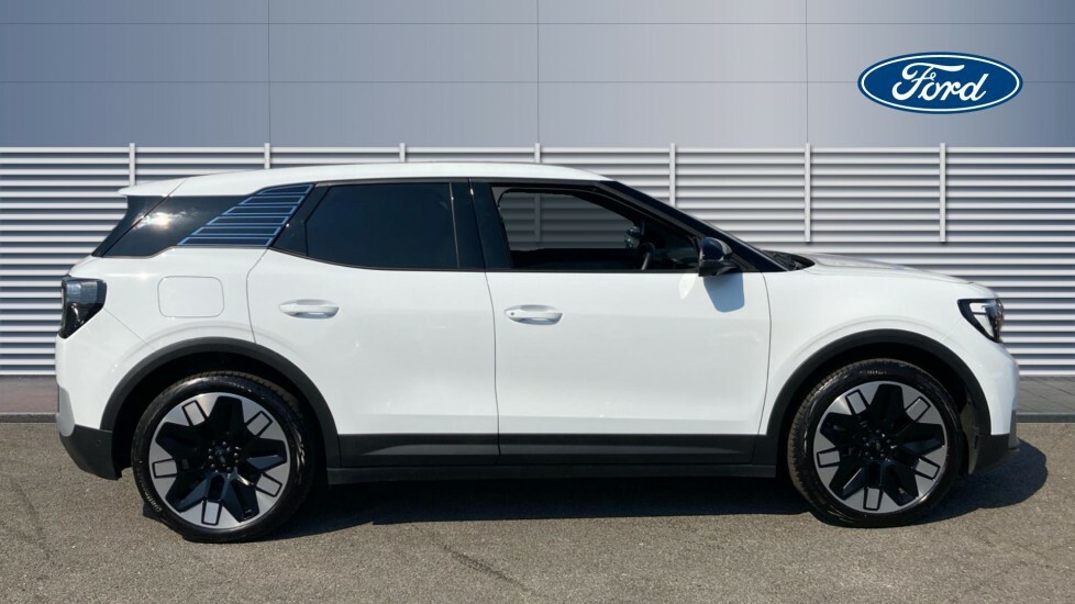 Ford Explorer Premium White #5