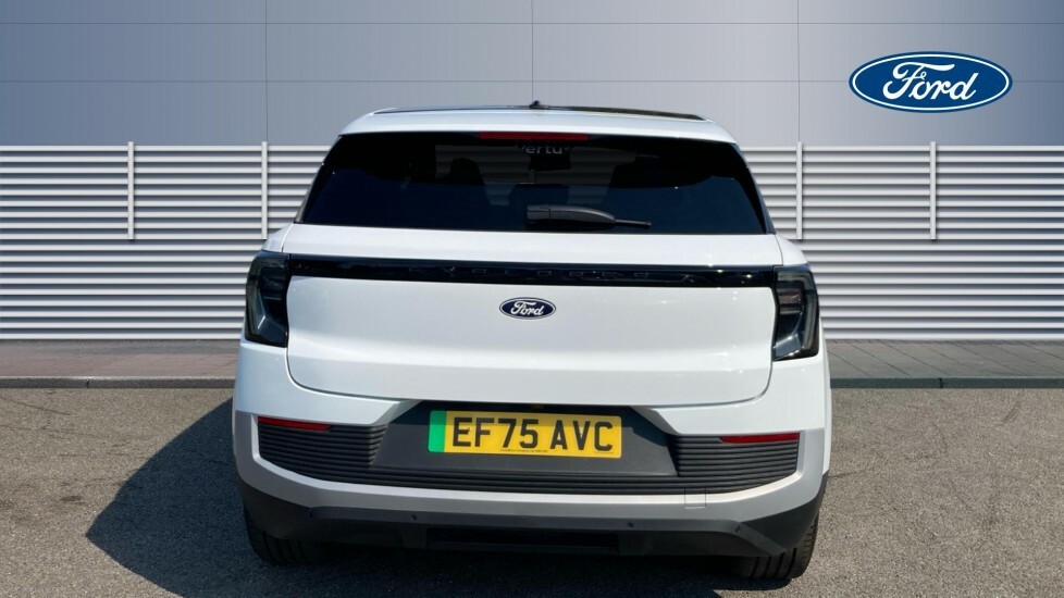 Ford Explorer Premium White #6
