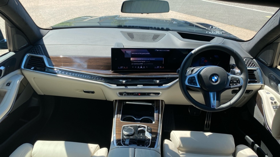 BMW X7 M Sport Black #4