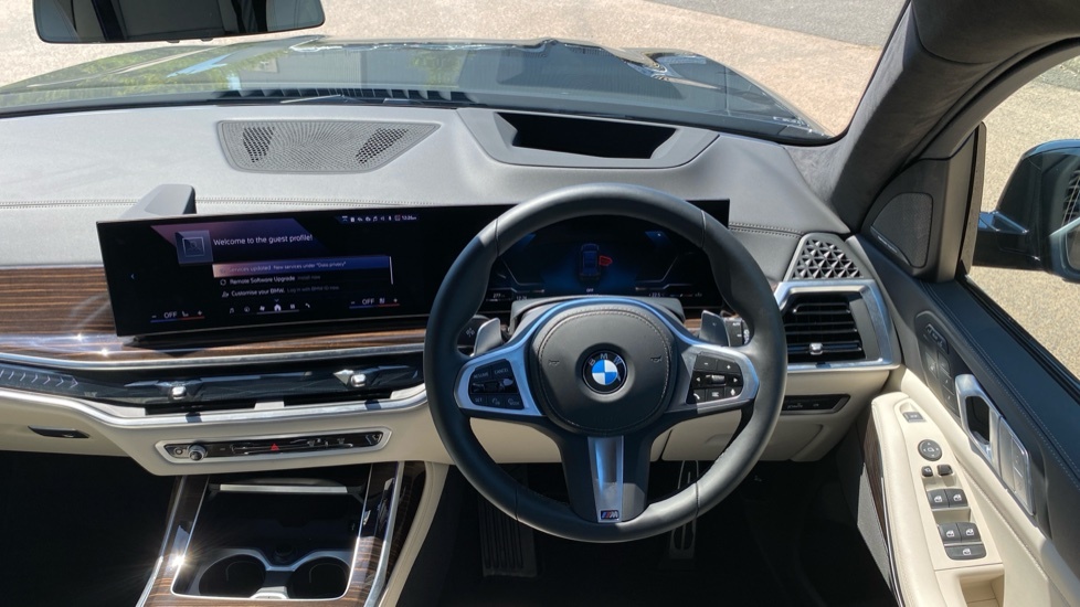 BMW X7 M Sport Black #5