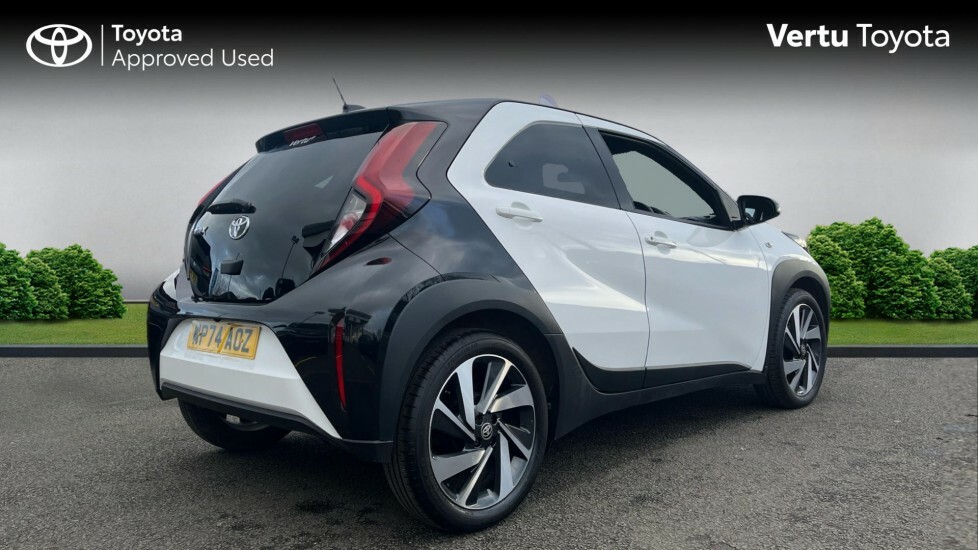 Toyota Aygo X Edge White #4