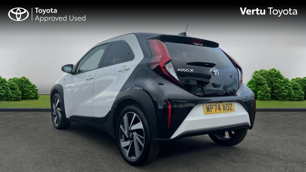 Toyota Aygo X Edge White #2