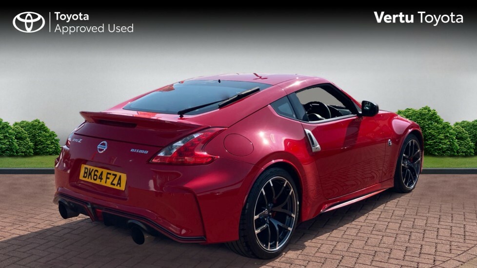 Nissan 370Z Coupe Black #2