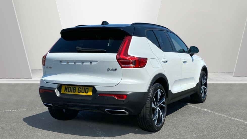 Volvo XC40 First Edition MD18GUO White #2