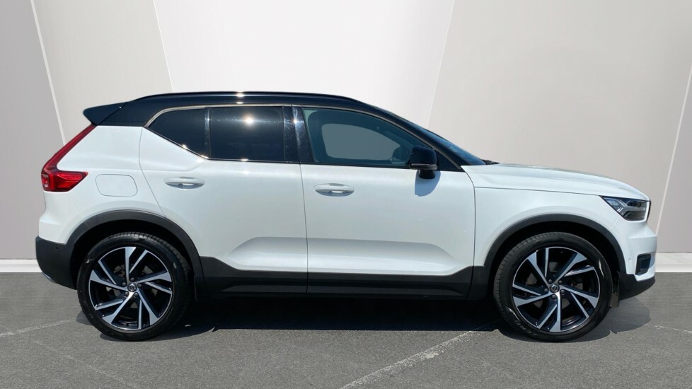 Volvo XC40 First Edition MD18GUO White #3
