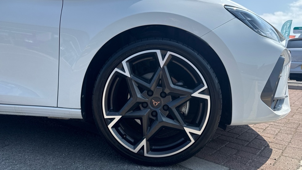 Cupra Leon V2 White #5