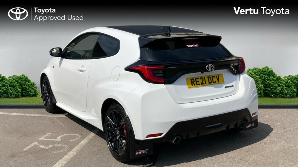 Toyota Yaris Hatchback RE21DCV White #4