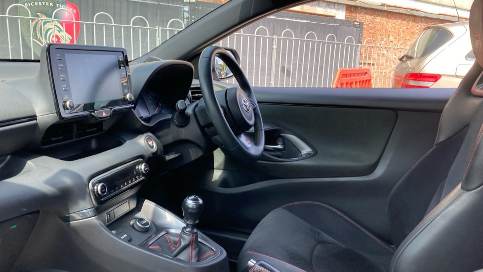 Toyota Yaris Hatchback RE21DCV White #5