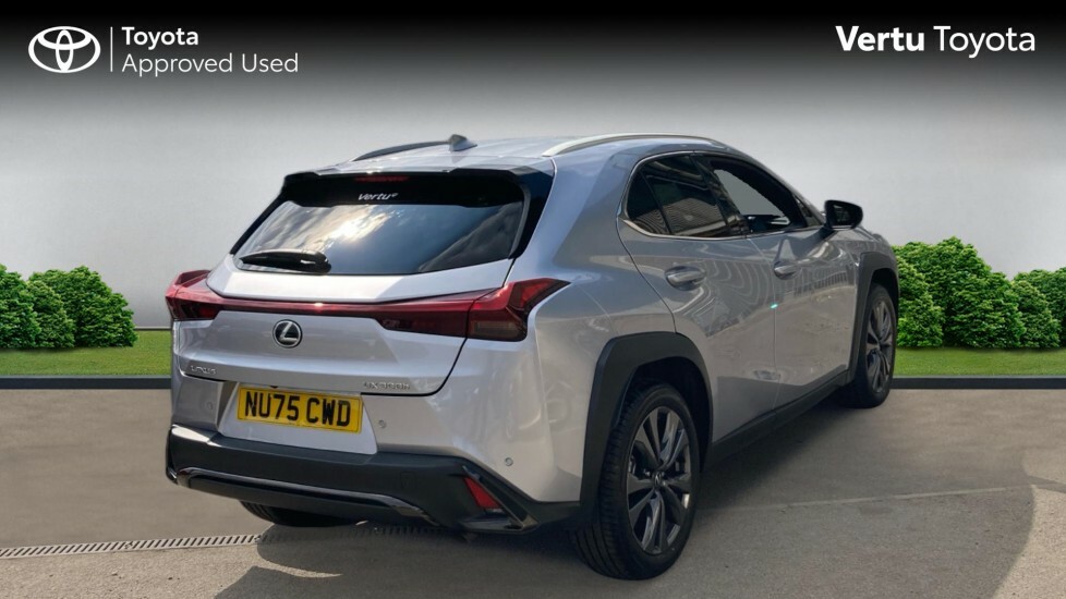Lexus UX F-sport Design NU75CWD Silver #2