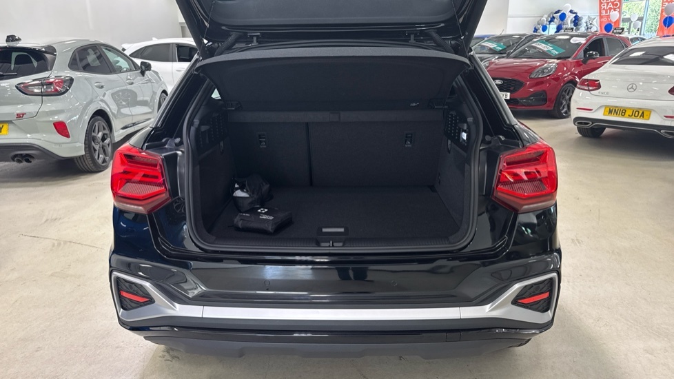 Audi Q2 S Line Black #4