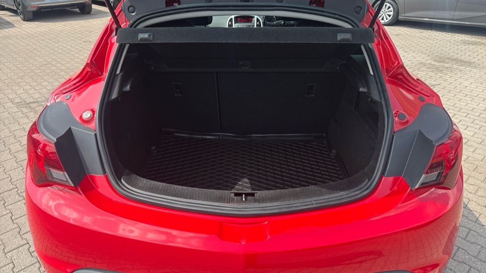 Vauxhall Astra GTC Sri LM15DPU Red #4