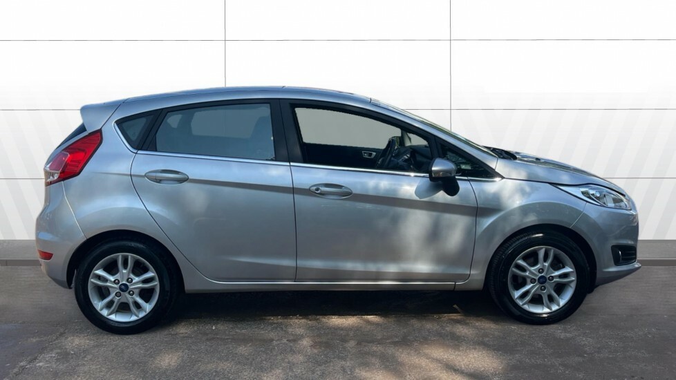 Ford Fiesta Zetec Silver #5