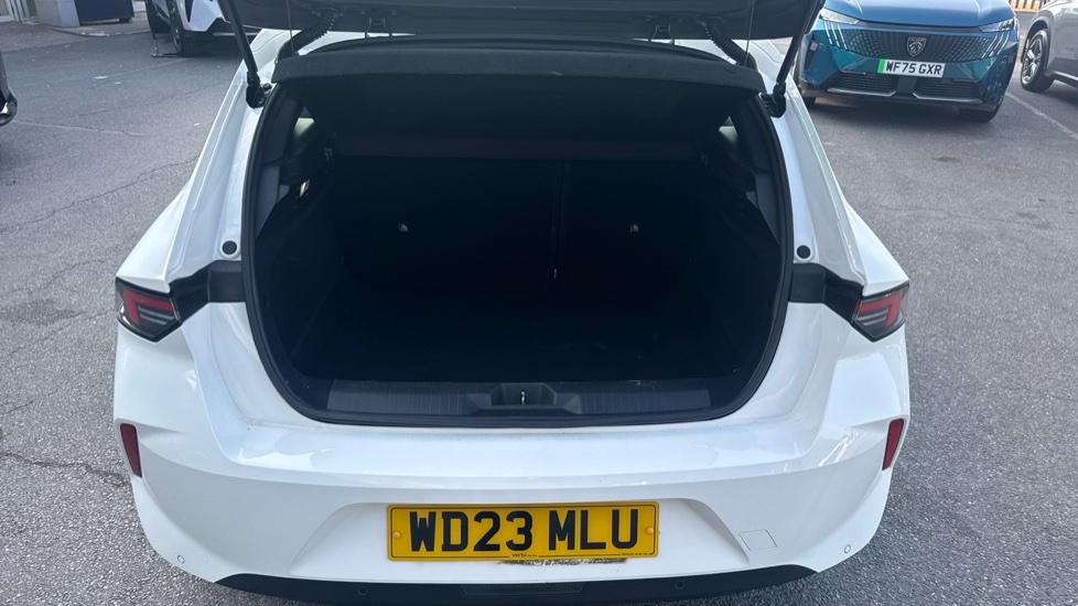 Vauxhall Astra Design WD23MLU White #4