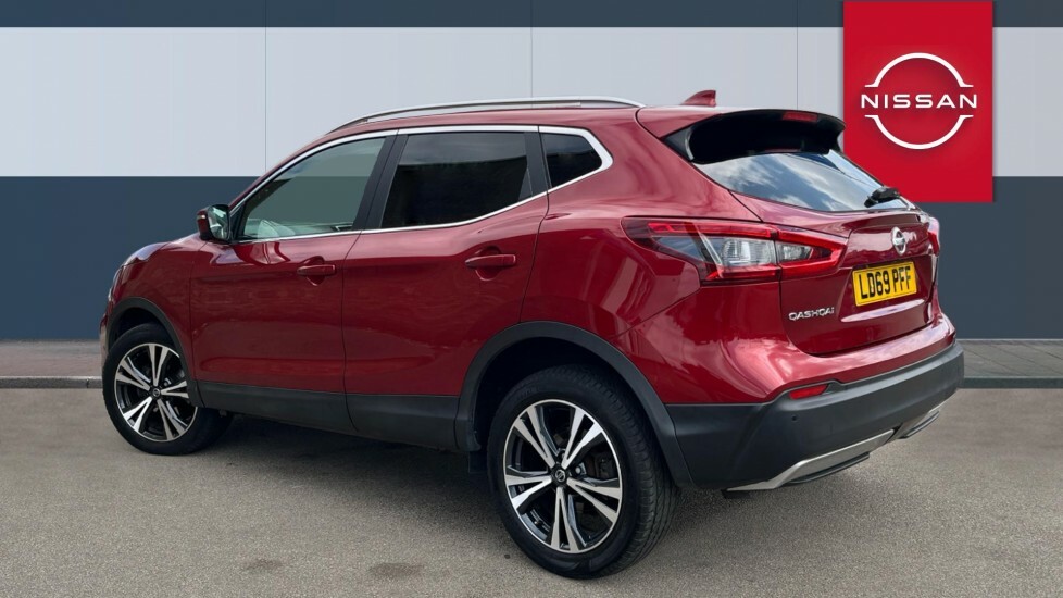 Nissan Qashqai N-connecta LD69PFF Red #2