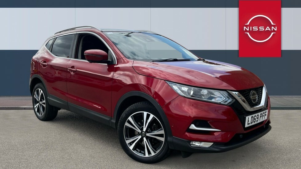 Nissan Qashqai N-connecta Red