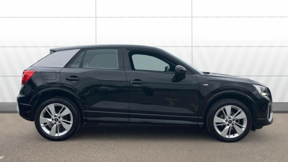 Audi Q2 S Line LA72AFB Black #5
