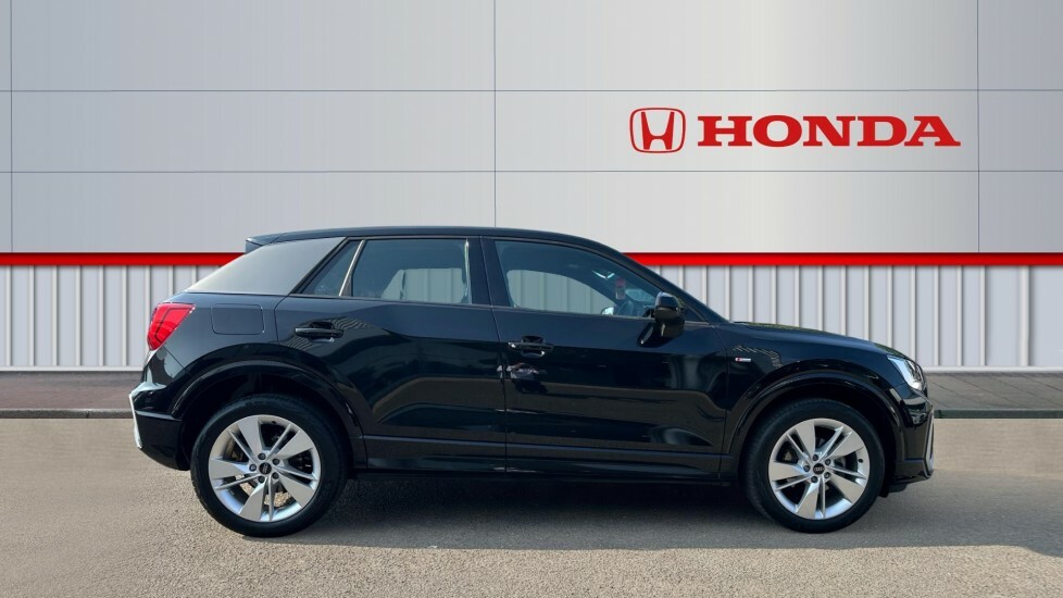 Audi Q2 S Line YF23XHX Black #5