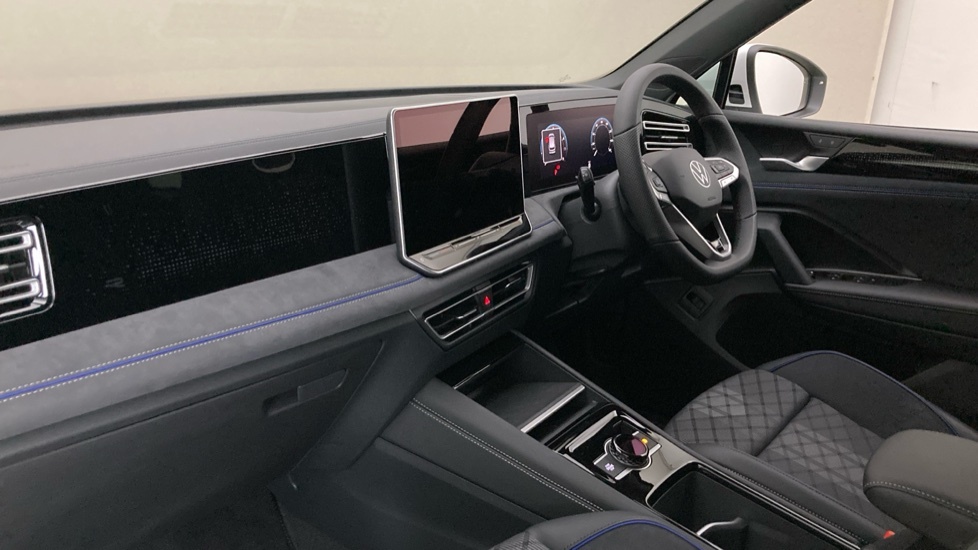 Volkswagen Tiguan R-line YA26EYK White #2